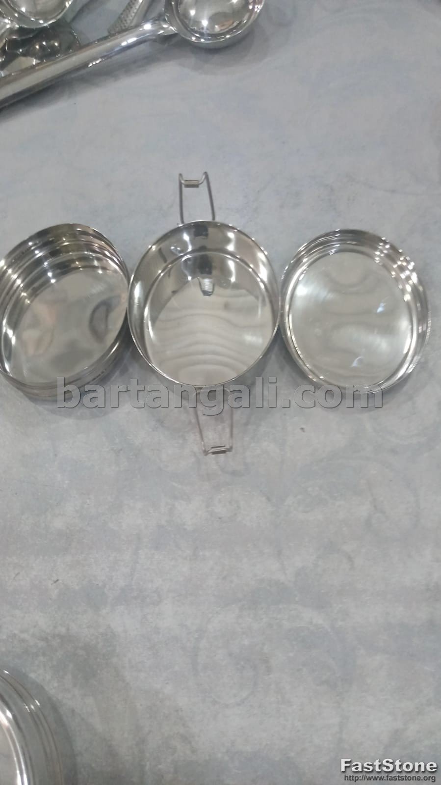 Steel oval shape lunch box for child - Image 3